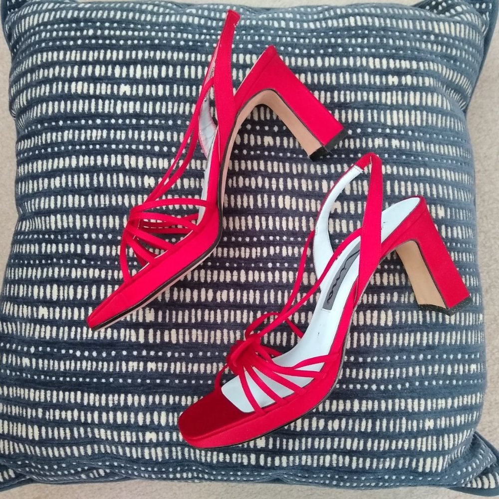 Nina Gisela Red Luster Satin Strappy Heels, New in Box, Size 7.5